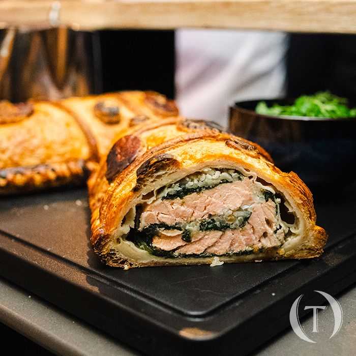 Coulibiac de saumon, sauce crème d'aneth